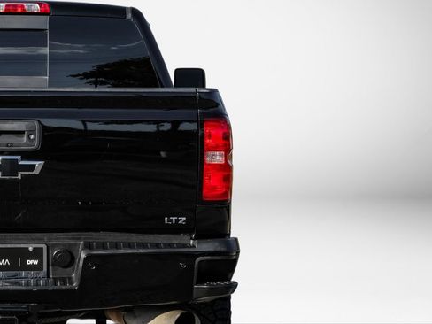 Used 2019 Chevrolet Silverado 2500 LTZ w/ Duramax Plus Package AWD/4WD image 37