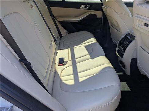 Used 2022 BMW X5 sDrive40i w/ Premium Package image 18