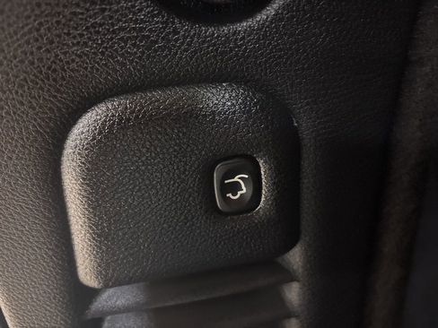 Used 2021 Dodge Durango SXT image 28