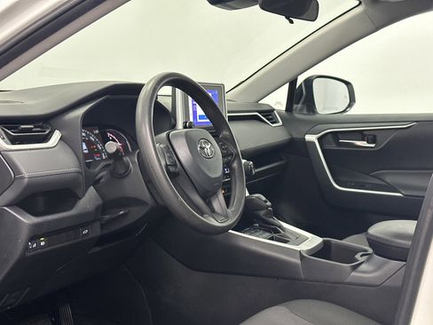 Used 2024 Toyota RAV4 XLE image 15