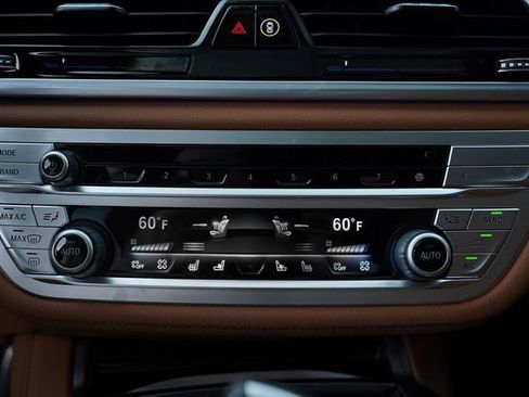Used 2022 BMW 740i w/ M Sport Package RWD image 32