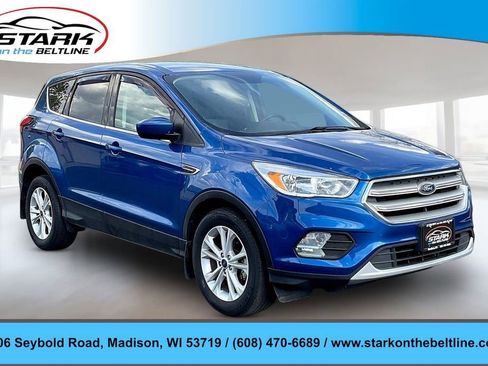 Used 2019 Ford Escape SE FWD image 1
