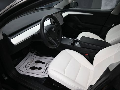 Used 2023 Tesla Model 3 Standard Range image 24