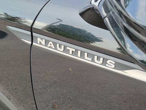 Certified 2023 Lincoln Nautilus FWD w/ Premium Package image 9