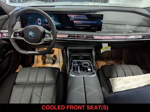 New 2025 BMW i7 eDrive50 w/ Premium Package image 14