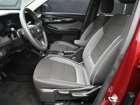 Used 2024 Chevrolet TrailBlazer LT w/ Driver Confidence Package FWD image 12