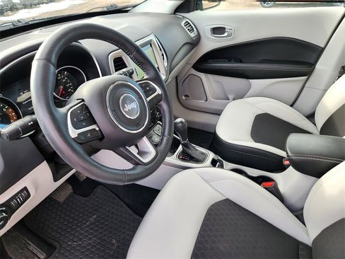 Used 2017 Jeep Compass Latitude w/ Popular Equipment Group image 7