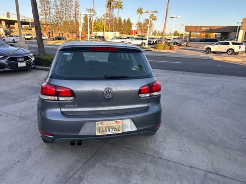 Used 2014 Volkswagen Golf 4-Door FWD image 4