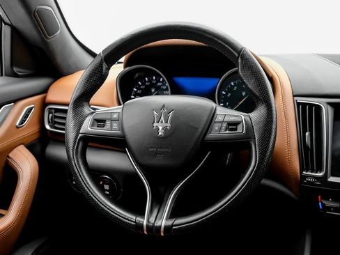 Used 2020 Maserati Levante image 14