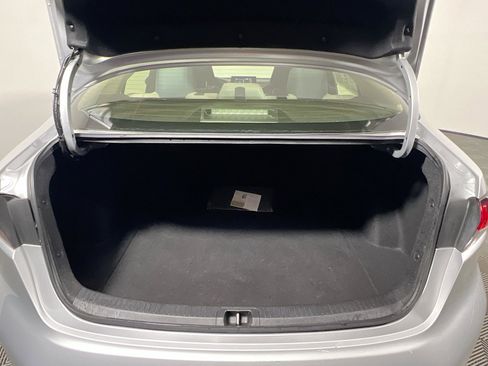 Used 2022 Toyota Corolla LE FWD image 33