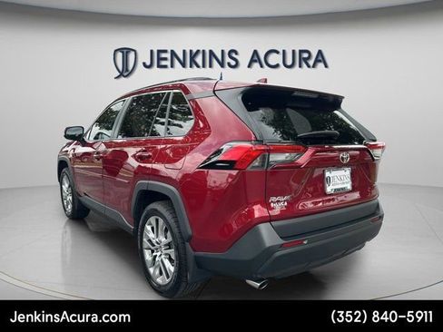 Used 2021 Toyota RAV4 XLE Premium FWD image 5