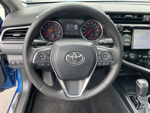 Used 2018 Toyota Camry XSE image 16