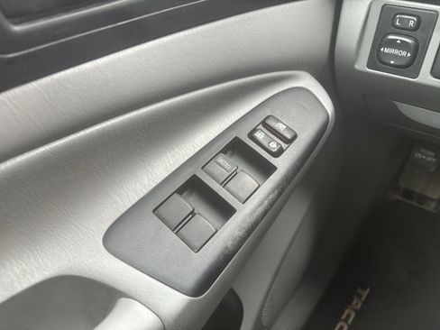 Used 2014 Toyota Tacoma PreRunner w/ TRD Off-Road Package RWD image 20