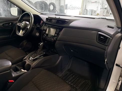 Used 2019 Nissan Rogue S AWD/4WD image 12