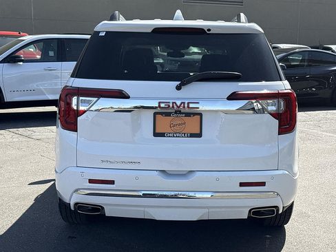Used 2023 GMC Acadia Denali FWD image 4