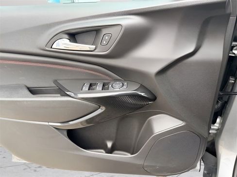 Used 2025 Chevrolet Trax RS w/ Driver Confidence Package image 21