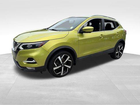 Used 2020 Nissan Rogue Sport SL w/ Premium Package FWD image 3