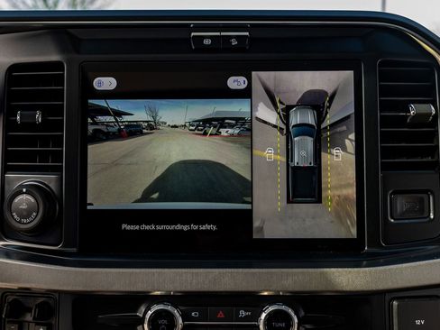 Used 2025 Ford F450 Platinum w/ Platinum Plus Package image 25