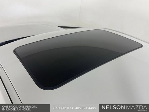 Used 2017 BMW 320i Sedan RWD image 32