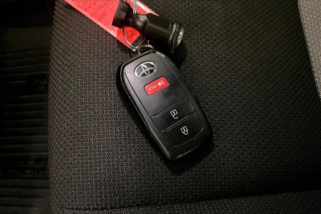 Used 2025 Toyota 4Runner TRD Off-Road AWD/4WD image 11
