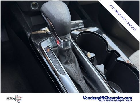 Used 2025 Chevrolet Trax LT w/ LT Convenience Package FWD image 18