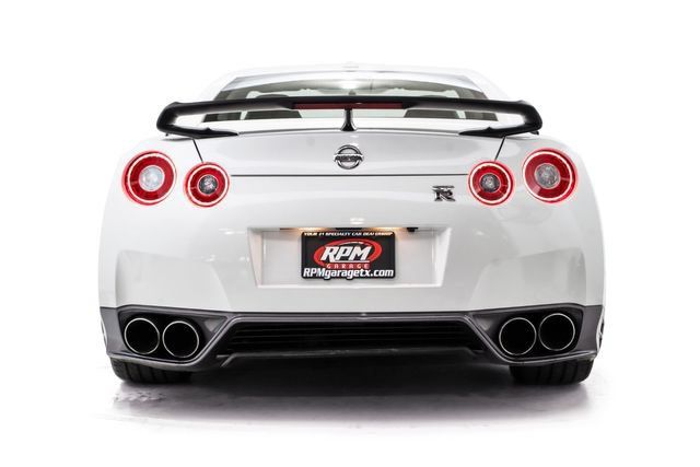Used 2015 Nissan GT-R Black Edition AWD/4WD image 3