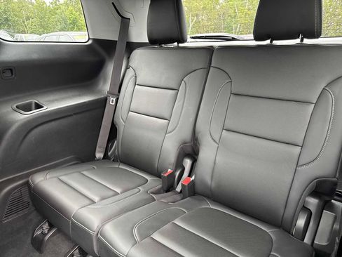 Used 2022 GMC Acadia SLT w/ Elevation Edition image 40