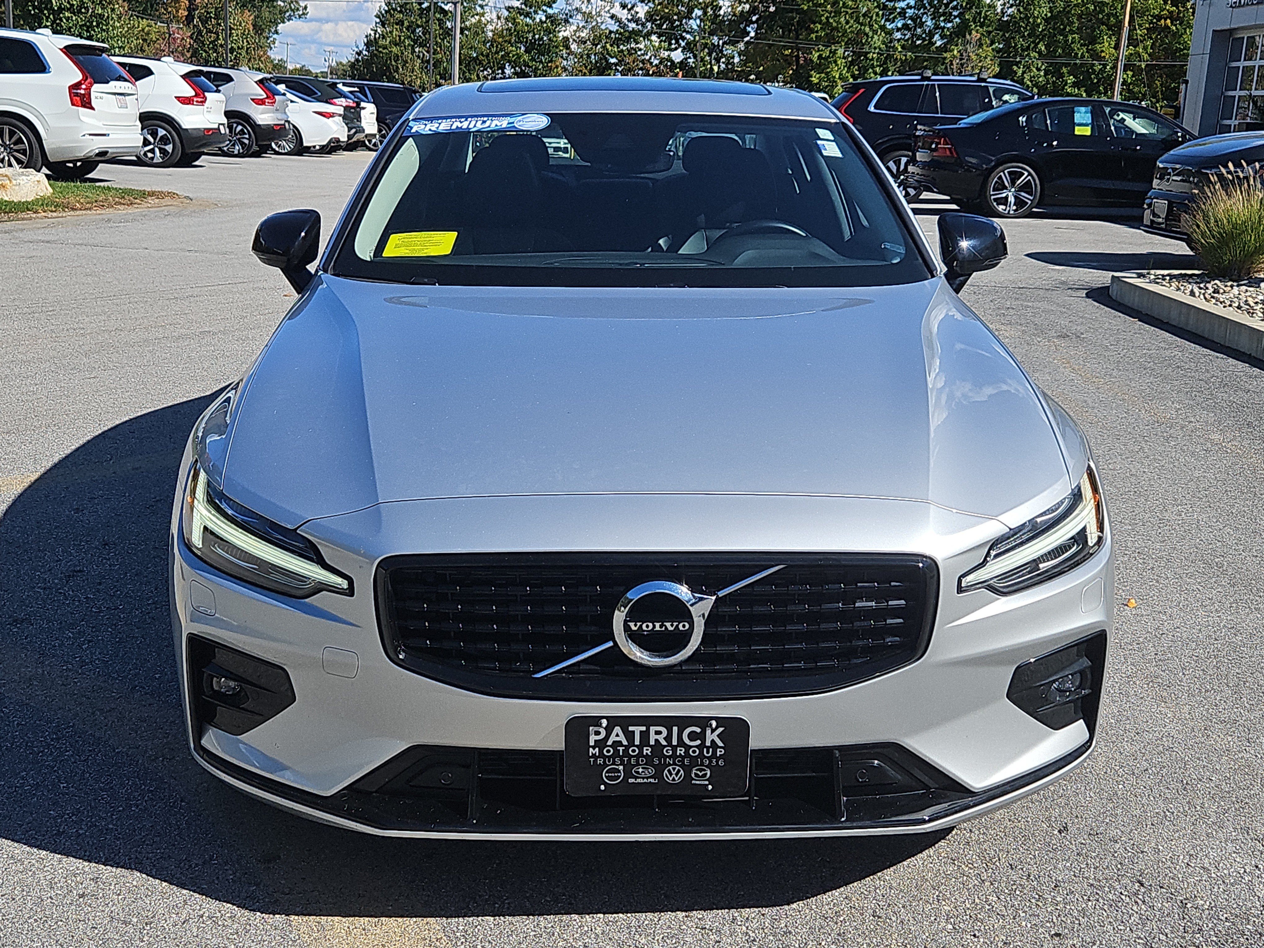 Used 2022 Volvo S60 B5 Momentum w/ Premium Package FWD image 24