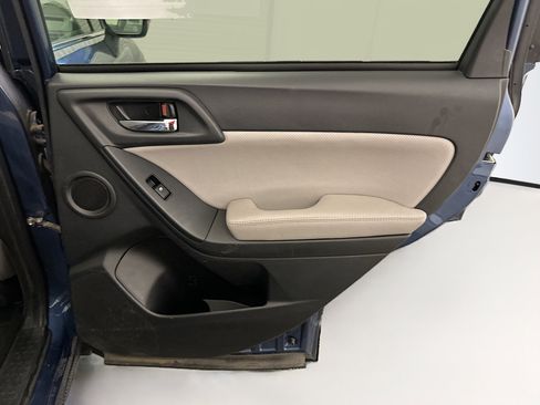 Used 2014 Subaru Forester 2.5i Touring image 33