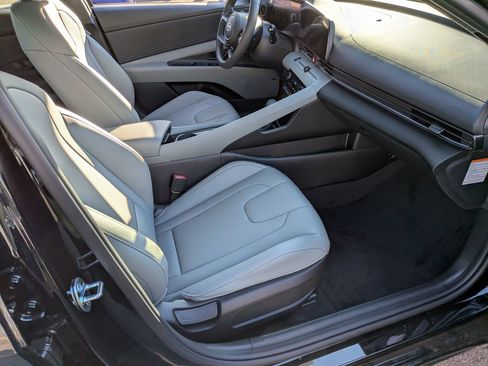 New 2026 Hyundai Elantra Limited FWD image 25