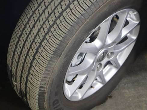 Used 2023 Chrysler Voyager LX FWD image 37