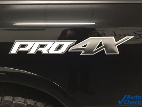 Used 2019 Nissan Titan PRO-4X w/ Pro-4x Convenience Package AWD/4WD image 16