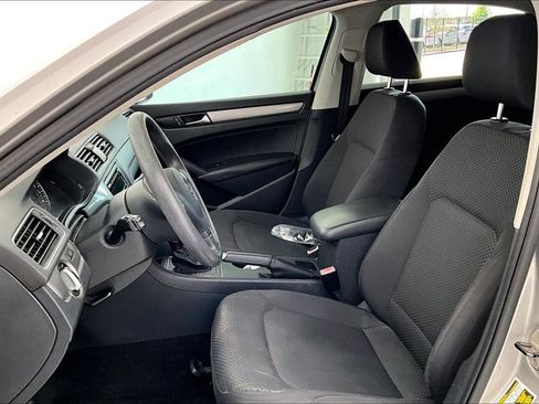 Used 2013 Volkswagen Passat 2.5 S image 29