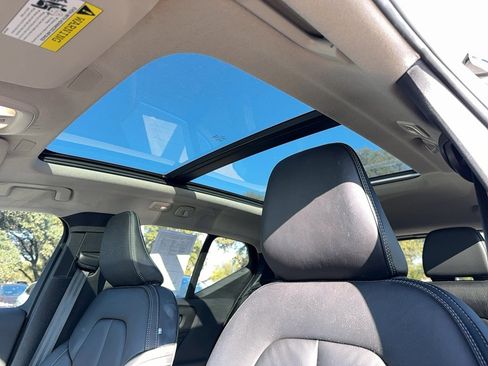 Used 2023 Volvo XC40 B5 Plus w/ Protection Package Premier image 12