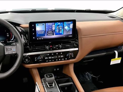 New 2026 Nissan Pathfinder Platinum AWD/4WD image 8