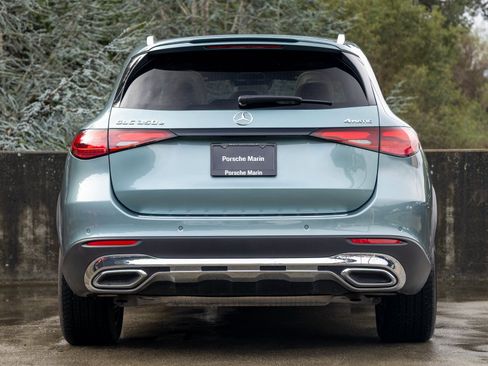 Used 2025 Mercedes-Benz GLC 350e 4MATIC image 10