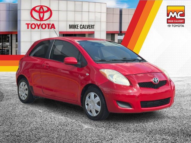 Used 2011 Toyota Yaris 2-Door Hatchback w/ Convenience Pkg FWD image 7