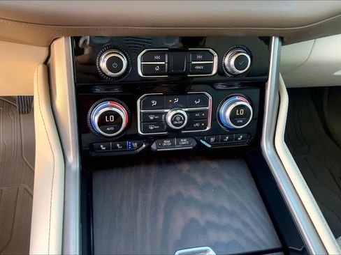Used 2023 GMC Yukon Denali AWD/4WD image 35