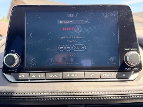 Used 2023 Nissan Rogue S AWD/4WD image 19