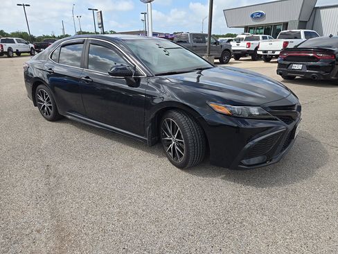 Used 2023 Toyota Camry SE w/ Convenience Package image 11