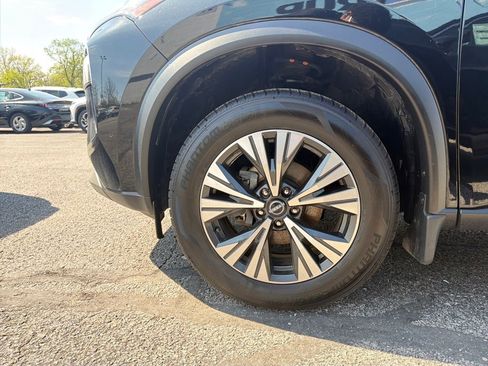 Used 2023 Nissan Rogue SV image 27