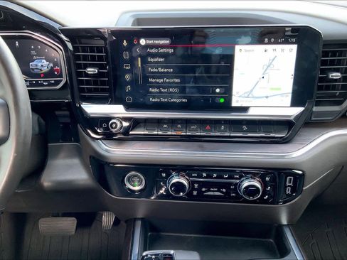 Certified 2023 GMC Sierra 1500 SLT image 7