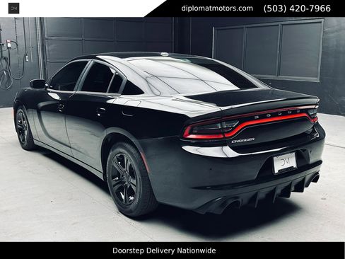 Used 2015 Dodge Charger SE w/ Popular Equipment Group RWD image 5