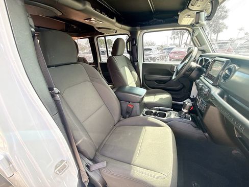 Used 2023 Jeep Wrangler Unlimited w/ 8.4" Radio Group AWD/4WD image 33