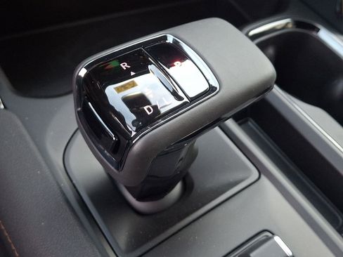 New 2026 GMC Sierra 1500 AT4 w/ AT4 Premium Package AWD/4WD image 8