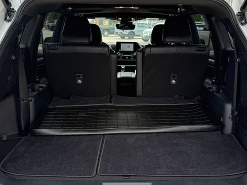 Used 2023 Toyota Highlander XSE image 30