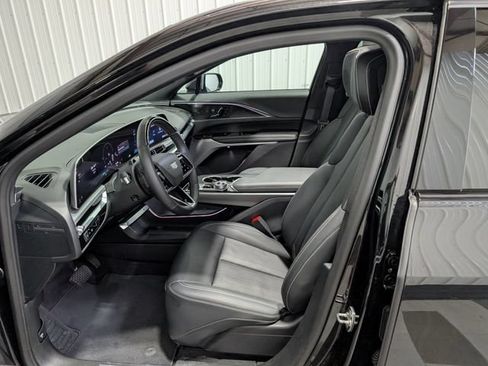 Used 2024 Cadillac Lyriq Sport AWD/4WD image 17