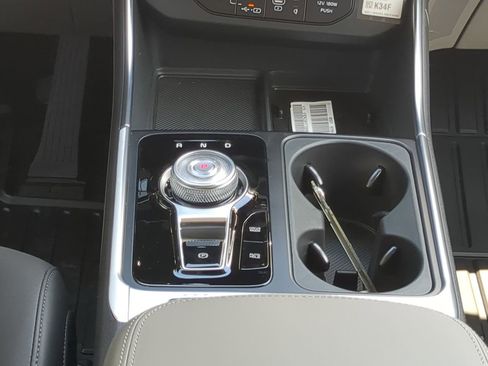 New 2026 Kia Carnival EX image 16