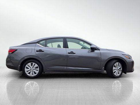 Used 2024 Nissan Sentra S FWD image 3