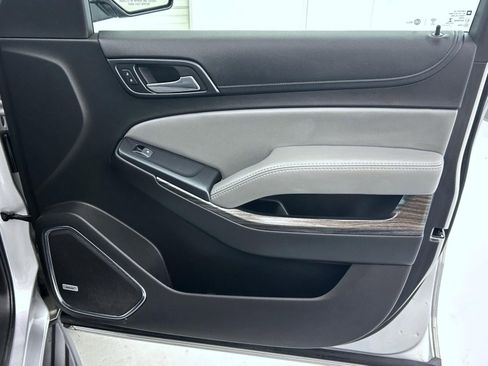 Used 2017 Chevrolet Tahoe LT image 16
